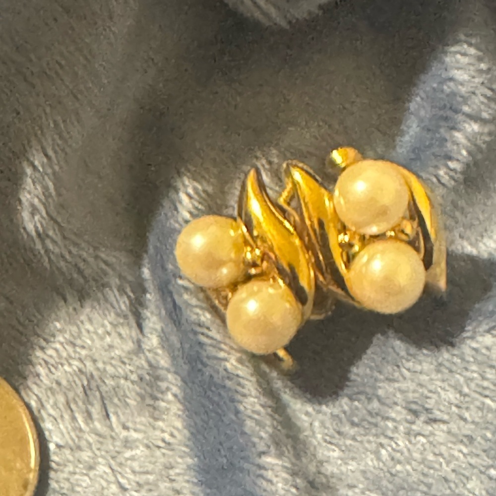 Napier Screwback Faux Pearl Gold tone earrings